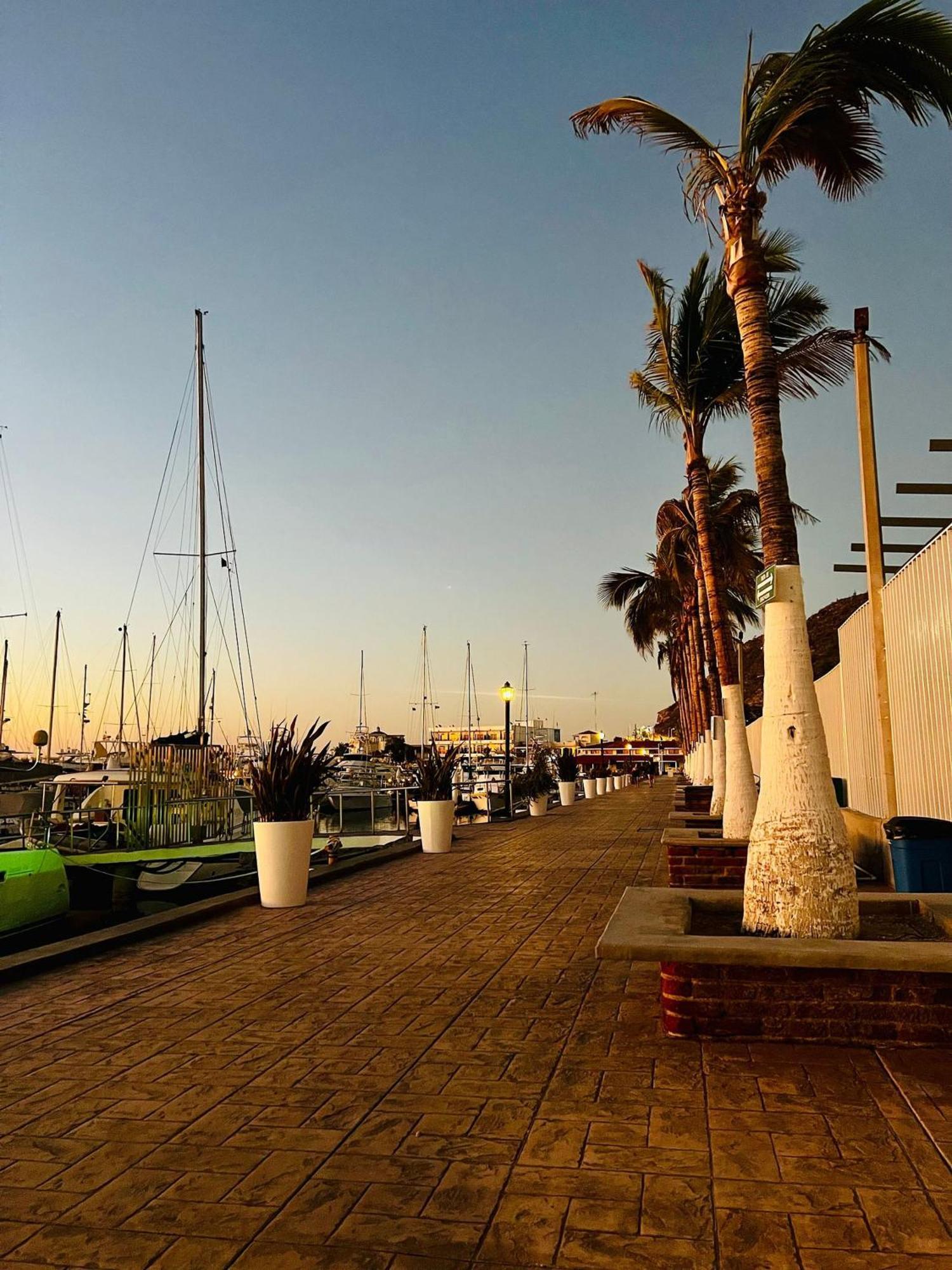 Marina Hotel La Paz Exterior photo